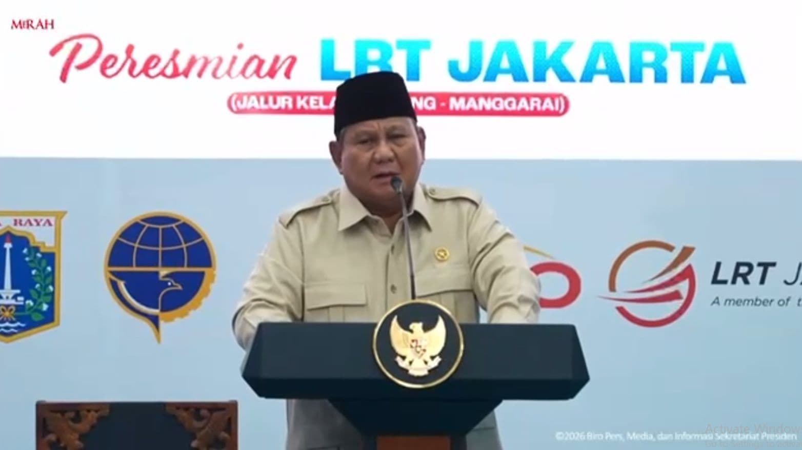 Prabowo saat meresmikan operasional LRT Jakarta rute Kelapa Gading-Manggarai di Jakarta.