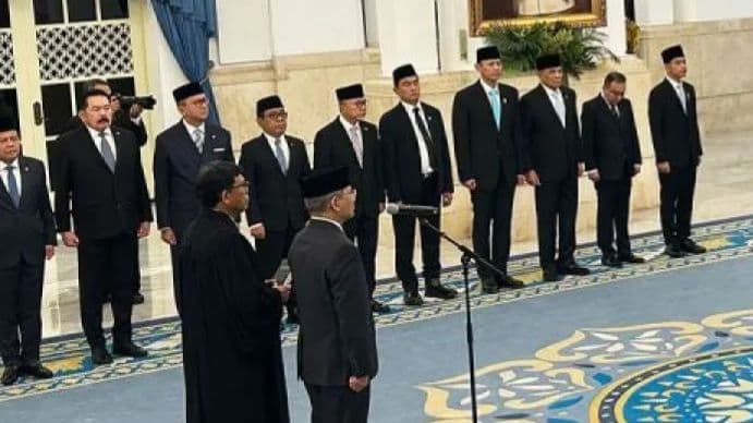 Presiden Prabowo Subianto resmi mengangkat Suahasil Nazara sebagai Menteri Keuangan (Menkeu) baru.