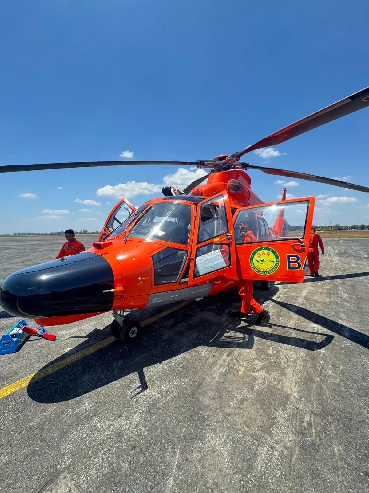 Helikopter HR-3604 Perkuat Pencarian Survivor Gunung Anak Krakatau dari Udara
